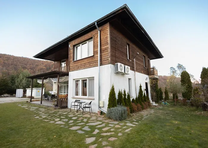 ибър село 度假居 Raduil